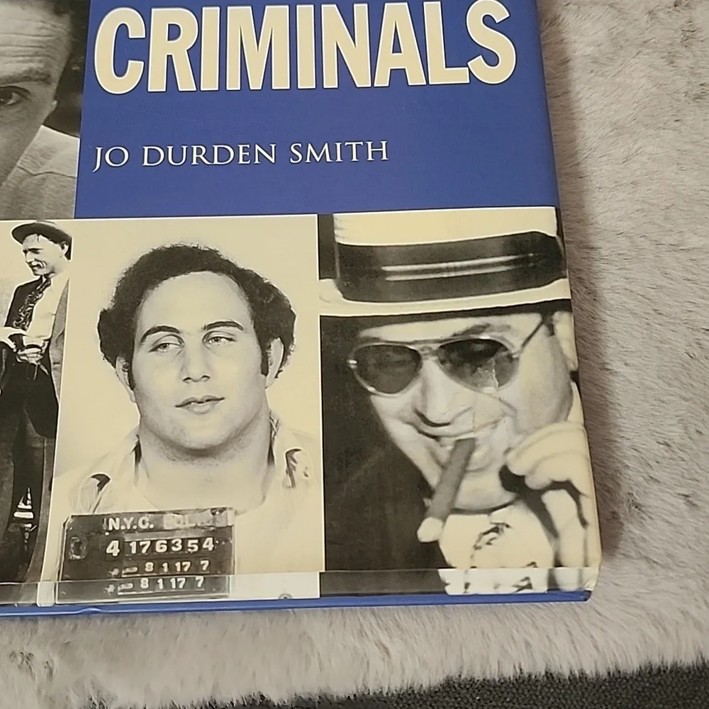 100 Most Infamous Criminals‎